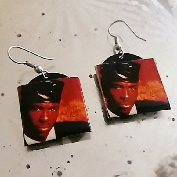 Vintage Jewelry - 🎤Vintage Bobby Brown record earrings💿